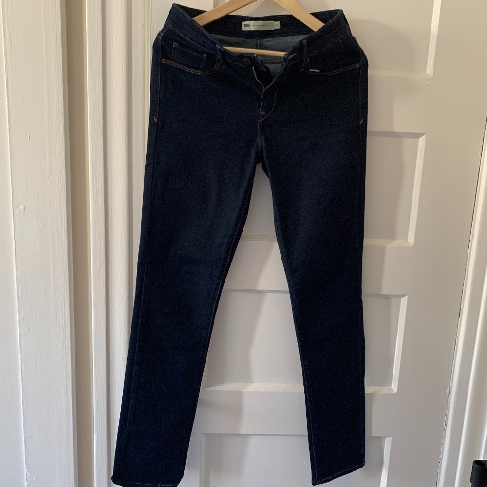 Levi’s mid-rise skinny jeans